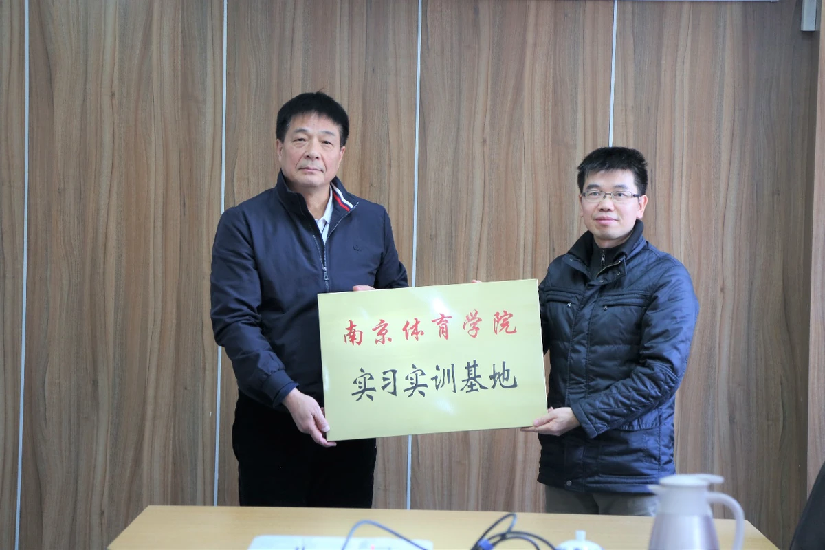 篮球防守训练中如何提高体能和耐力_1